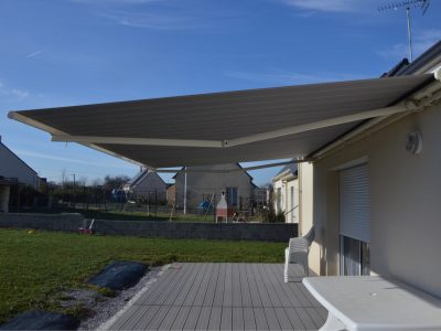 Installation d’un store banne de 6 mètres
